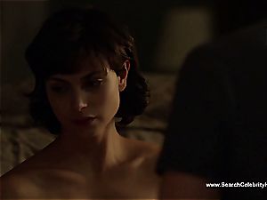 impressive Morena Baccarin looking sumptuous naked on film
